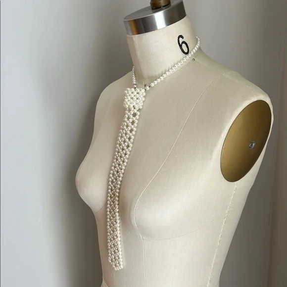 VINTAGE Hong Kong Faux Pearl Knotted Tie Bolo Necklace - Picture 8 of 10